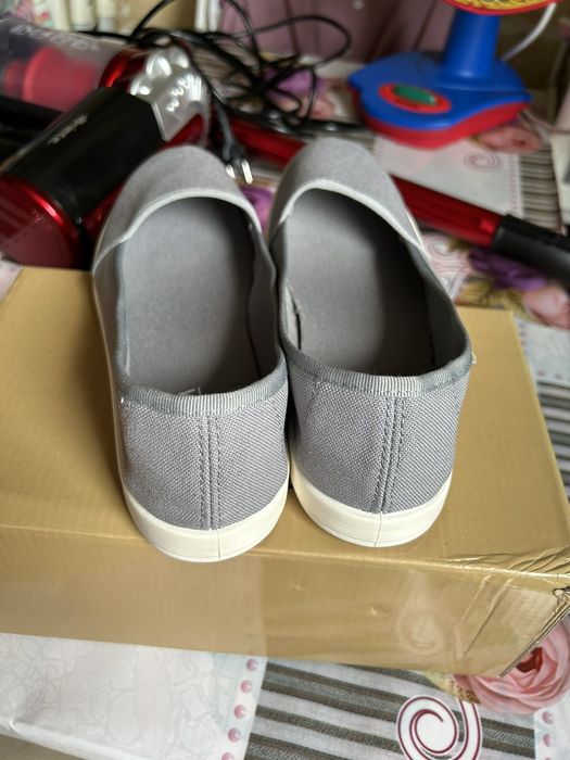 Жіноче легке взуття