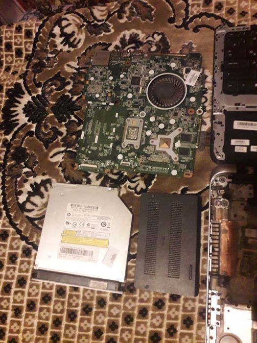 Продам Hp pavilion 15.На запчасти.