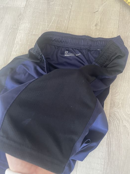 (L) Under Armour чоловічі спортивні шорти штани