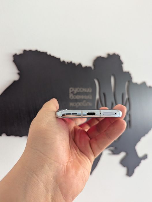 OnePlus 9pro 256gb. Silver