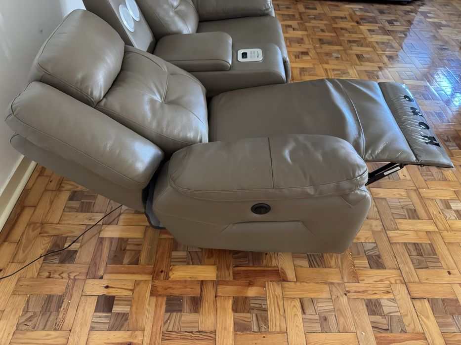 Sofa novo em pele e eletrico