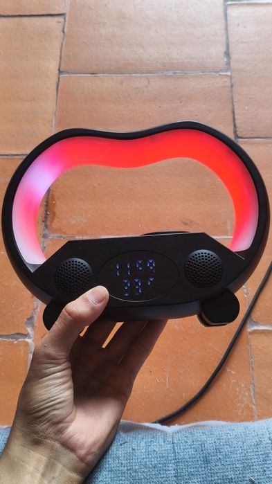 ZS932 LED Wireless Charging Speaker