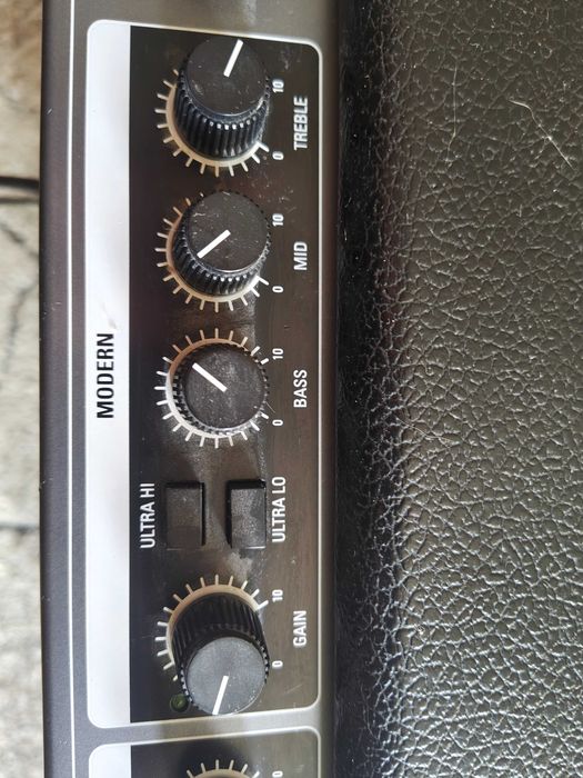 Ampeg BA-600-hybrydowe combo basowe 600W stan idealny