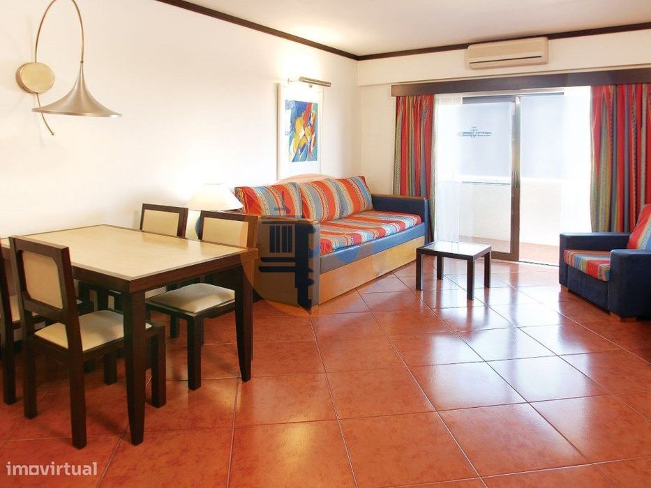 APARTAMENTO T0 mobilado c/ RENDIMENTO Albufeira
