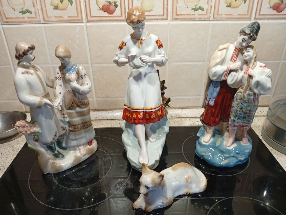 Продам фігурку статуетку.