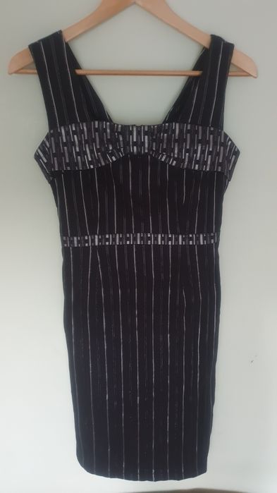 sukienka czarna wizytowa elegancka CDN 36S