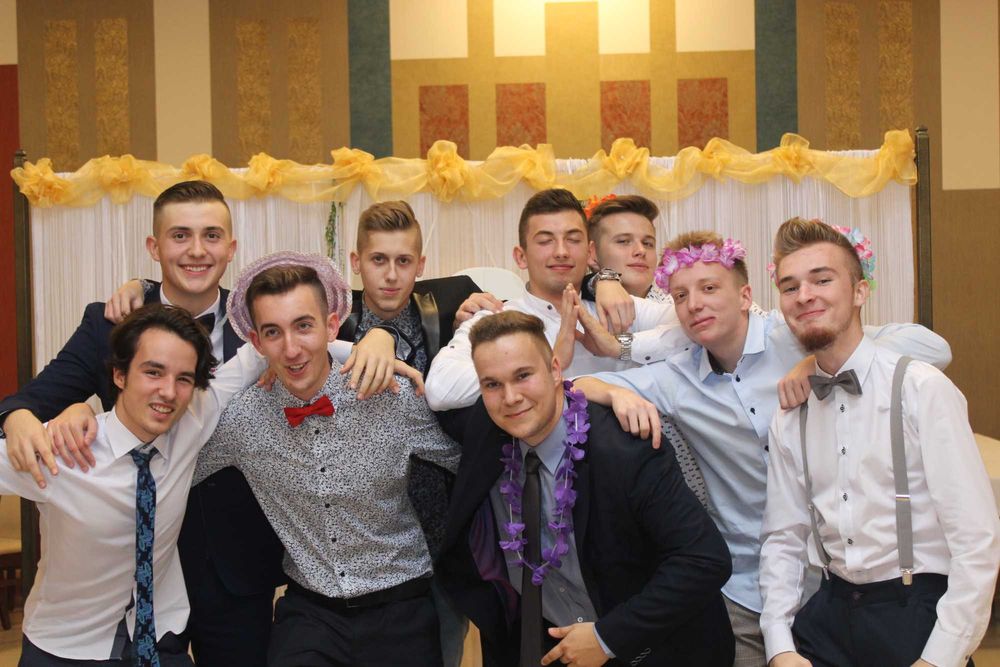 FOTOGRAF - zdjęcia 18stka osiemnastka/ślub/wesele/urodziny/rocznice