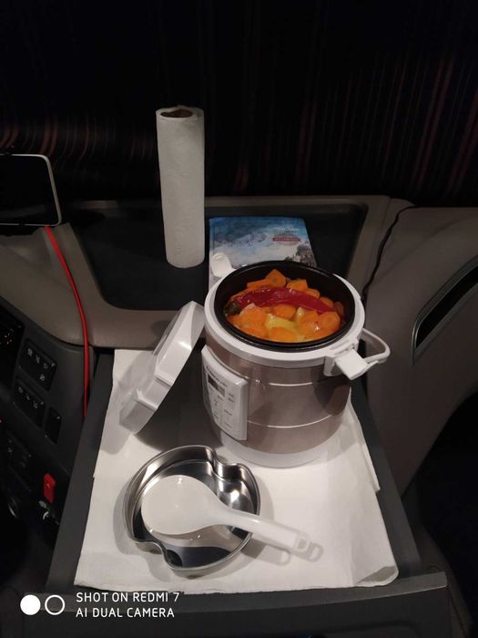 Автомобильная Мультиварка 1.6L в машину на 12/24 вольт в прикуриватель