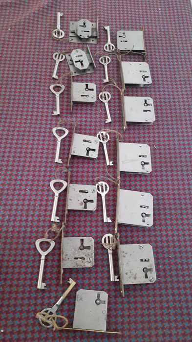 -Conjunto de 4 peças.