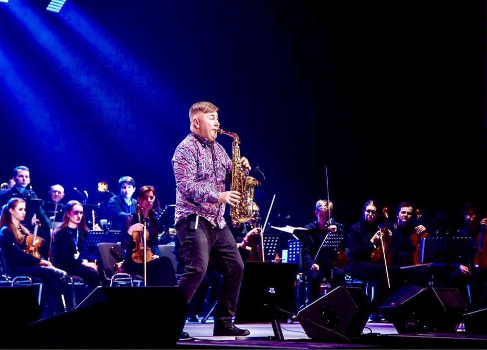 Саксофонист профи