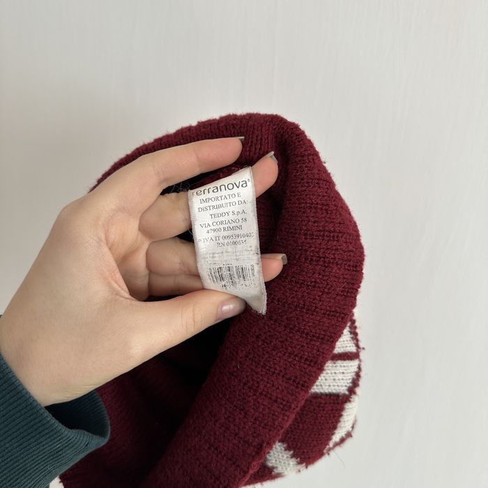 czapka na zime z pomponem