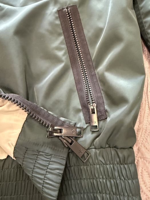 Продам бомбер ветровка куртка Armani M