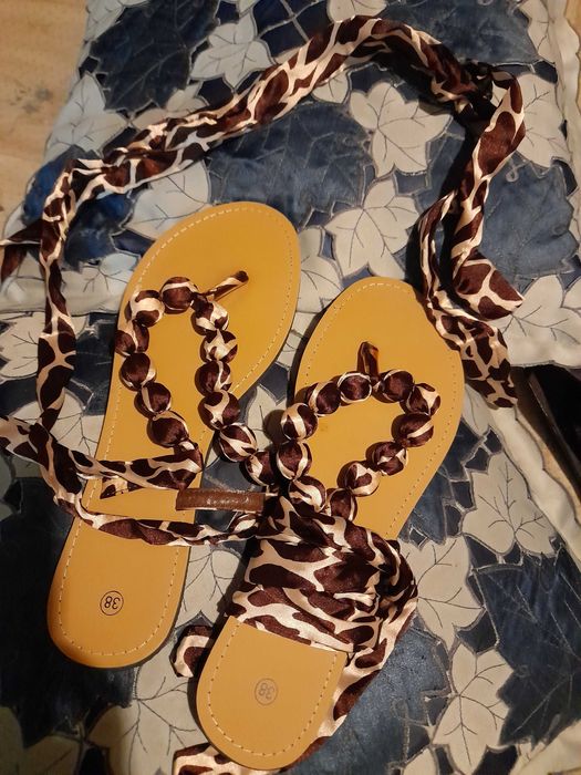 Alpercatas, Sandals, and Shoes Size 36 and 37 – (Lisbon) – €4 to €1064575277821571121