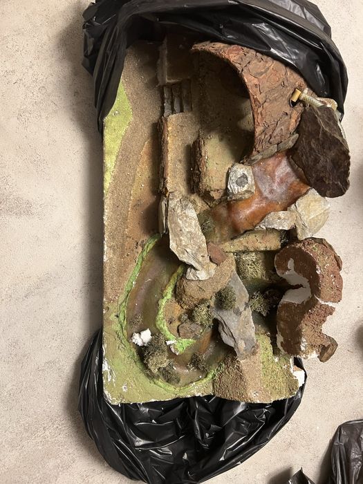 Presépio com cascata de agua.