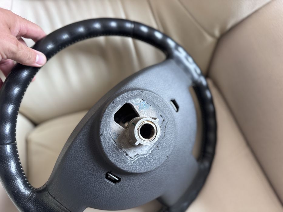 Volante dacia duster com airbag de 2015 em bom estado