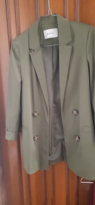 Blazer verde stradivarius