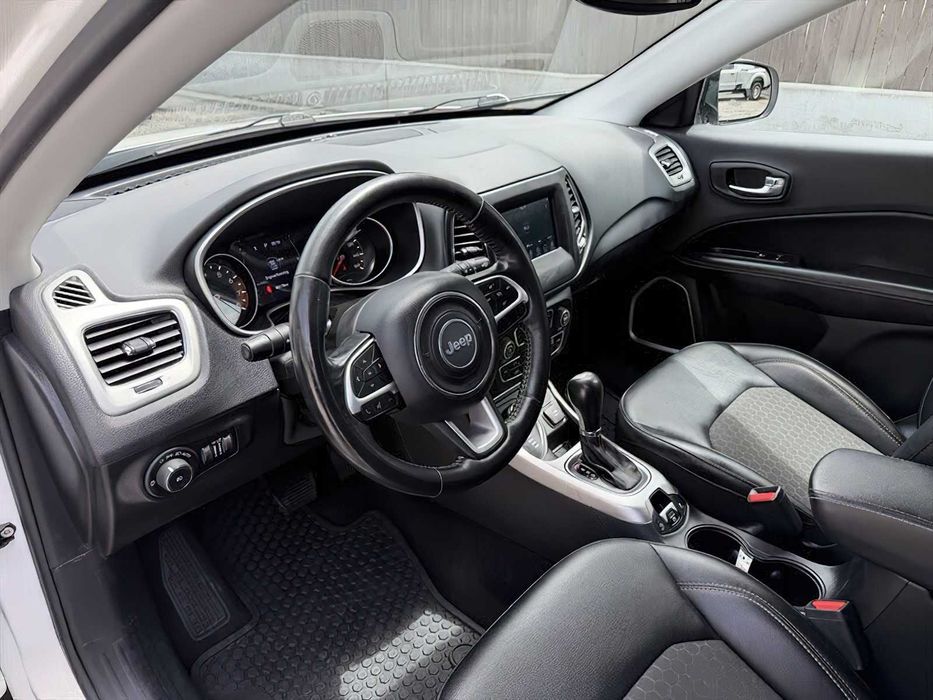 Jeep Compass Latitude      2019
