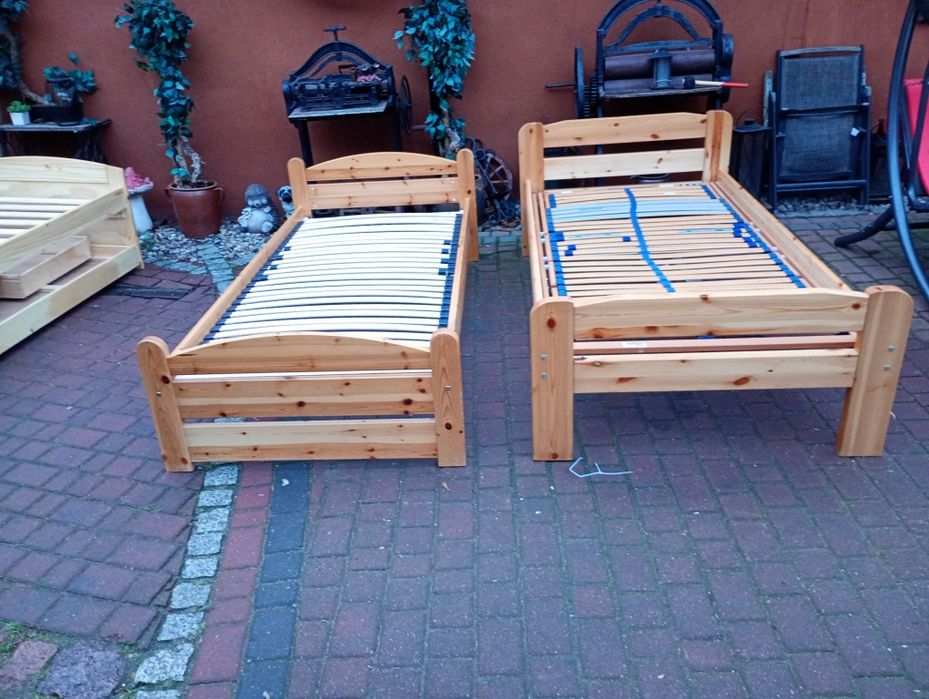 Łóżko jednoosobowe sosnowe