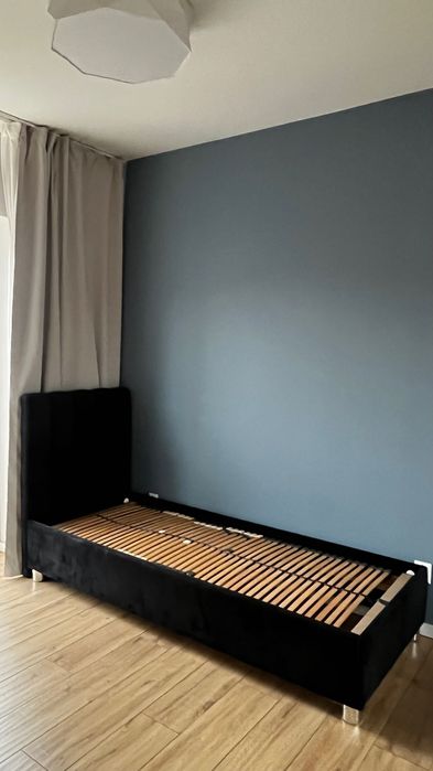 Łóżko jednoosobowe ze stelżem i materacem MK Foam