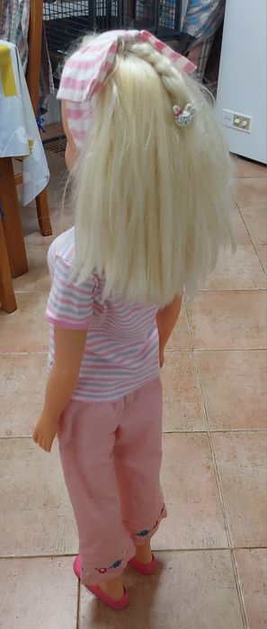 BONECA GRANDE E ANTIGA,RESISTENTE.Casa,Decoração,Colecção,Sala,Quarto.