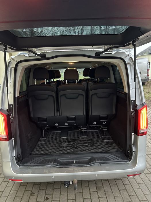 Wynajem samochodu 8-osobowego Mercedes Vito Premium