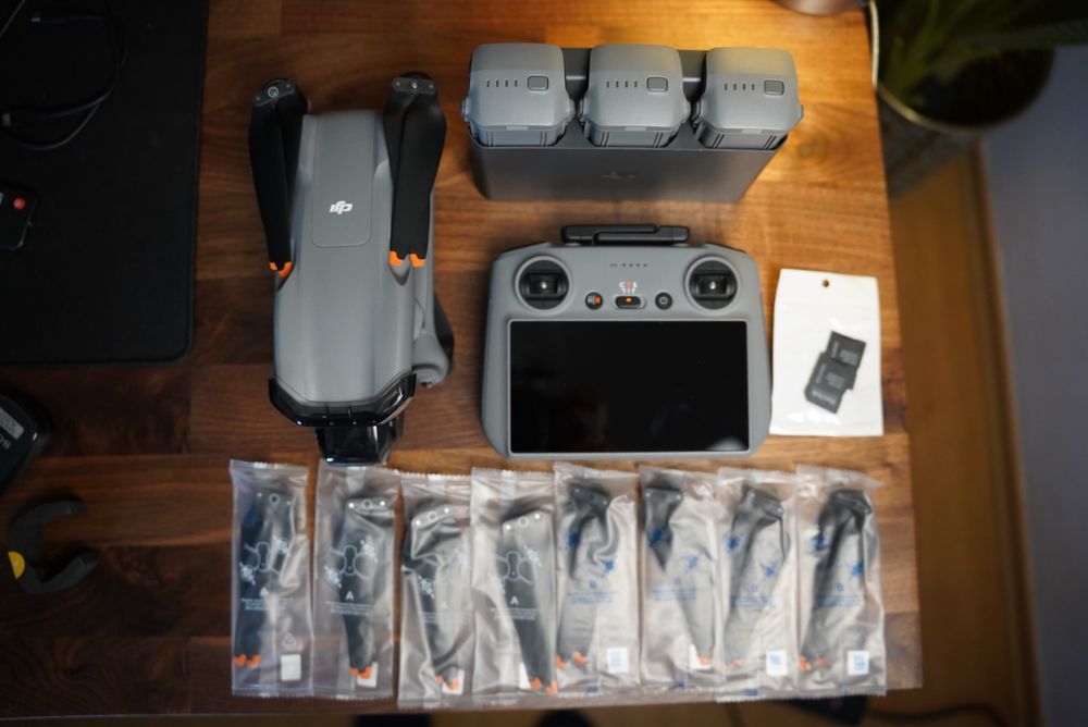 DJI AIR 3 Fly More Combo - Rc2