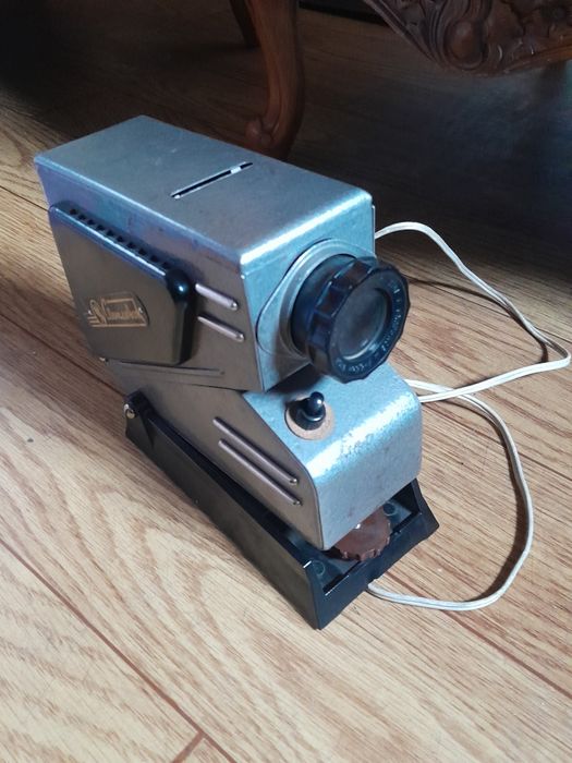 Stary projektor lata 60
