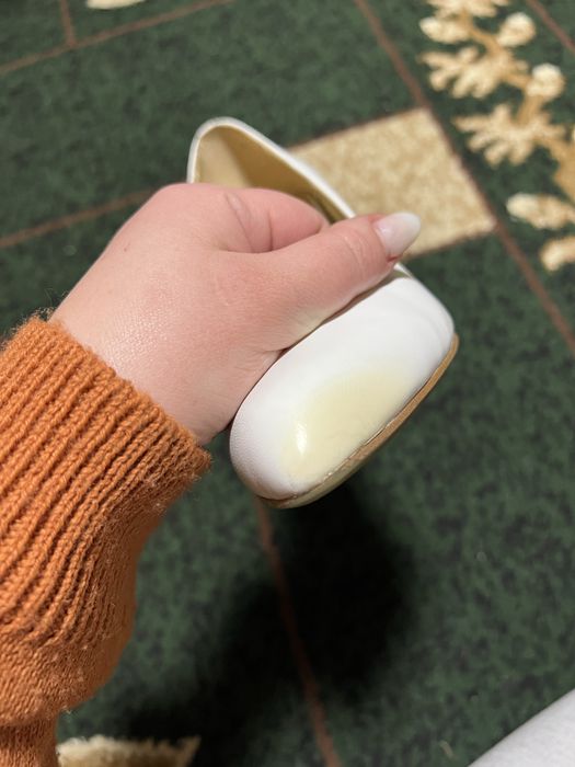 Туфлі лодочки класичні  білі 36 р.