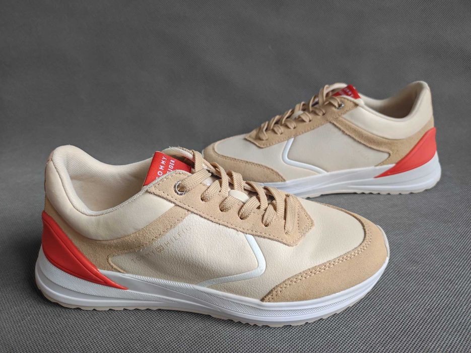 2- Tommy Hilfiger Runner With Heel Detail - Sneakersy r. 40