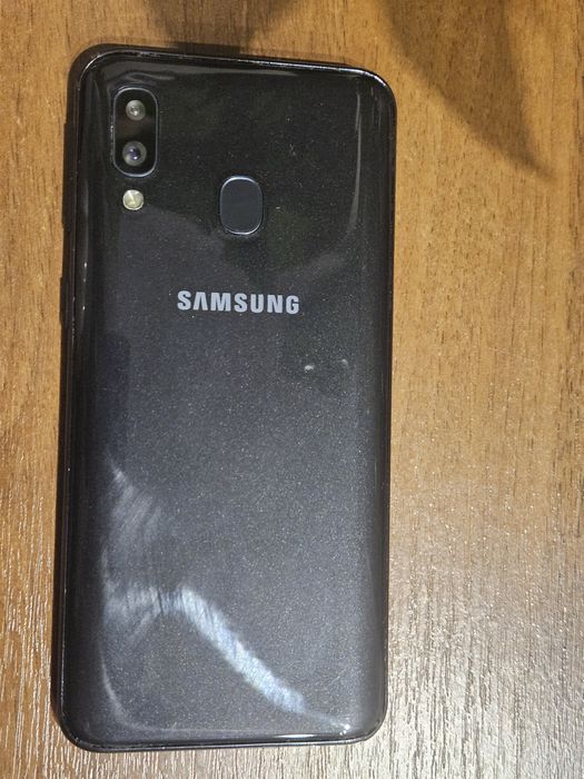 Продам Samsung a40