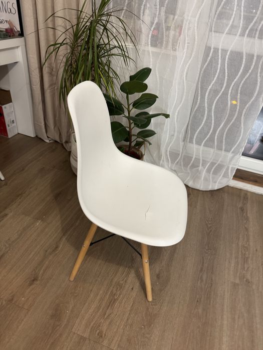 Krzeslo bialo brazowe