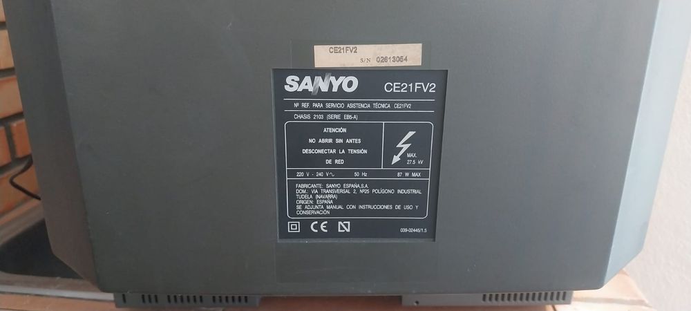 Televisor antigo sanyo