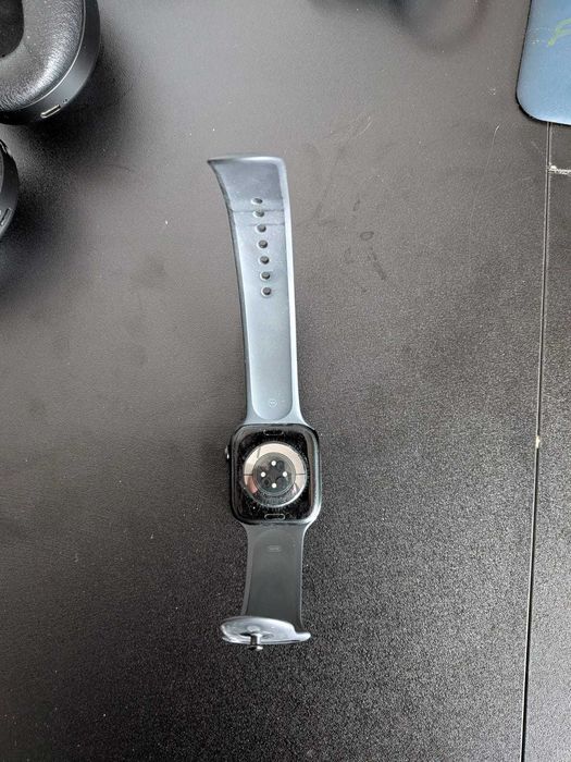 Iphone 14 Pro Max e Apple Watch 10