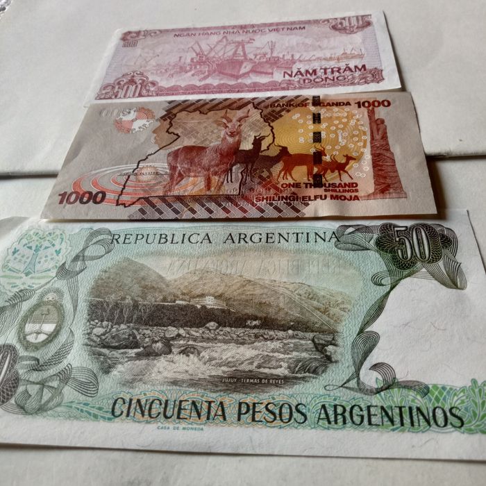 Notas e cedulas diferentes