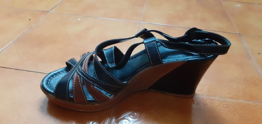 Sapatos TAM 36 - em bom estado