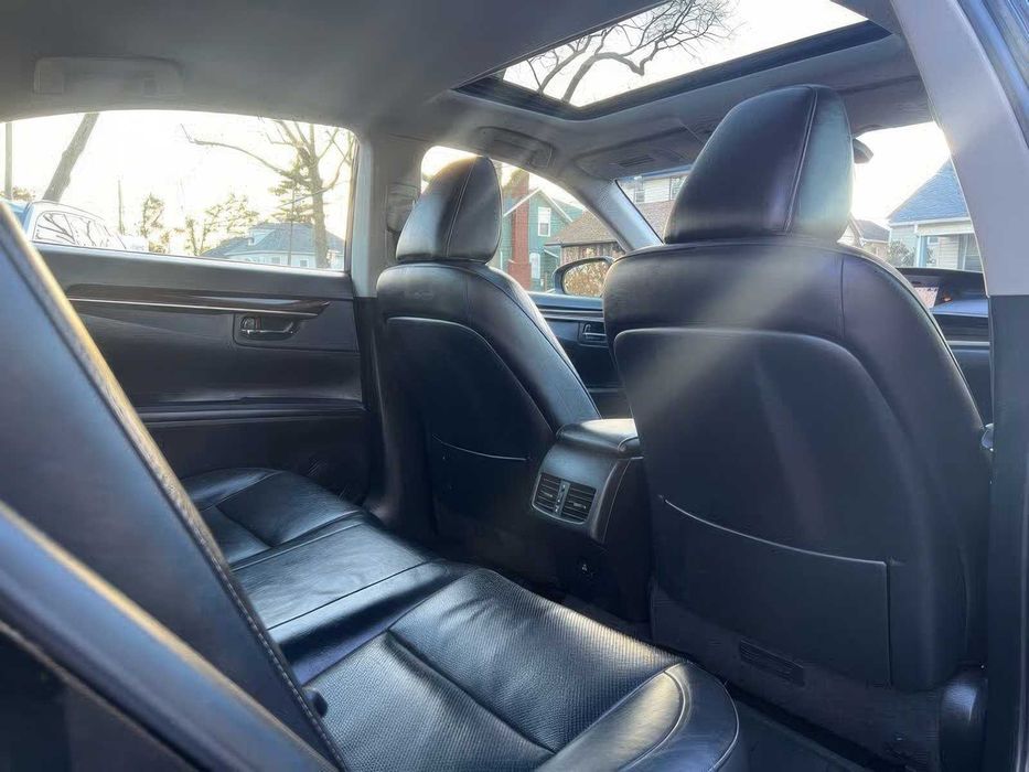 Lexus ES 350      2015