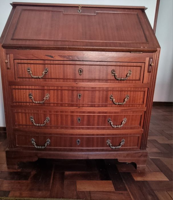 Escrivaninha em madeira maciça