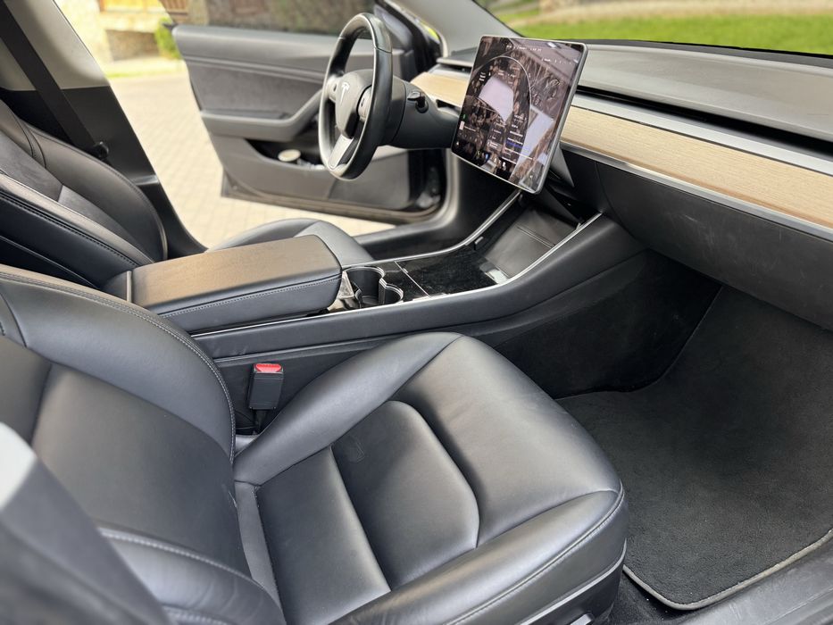 Tesla Model 3 (тесла модел 3)