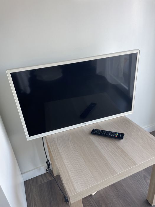 TV Qilive 32" + Suporte de Parede