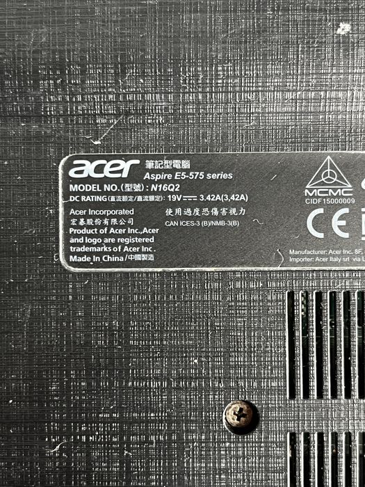 Laptop Acer Aspire E5-575G i3-6006U 4GB RAM GeForce 940MX 240GB SSD