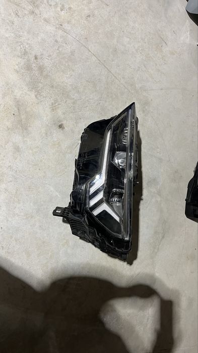 Audi Q4 peças frente