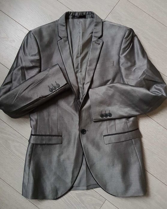 Garnitur męski/ młodzieżowy. Rozmiar M - 48