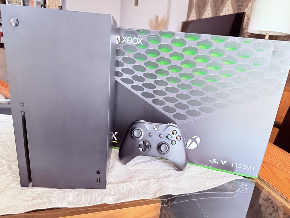 Xbox Series X 1TB com caixa e comando — Excelente estado