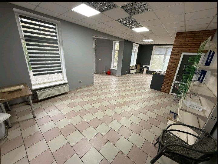 Продається нежитлове приміщення с.Крихівці