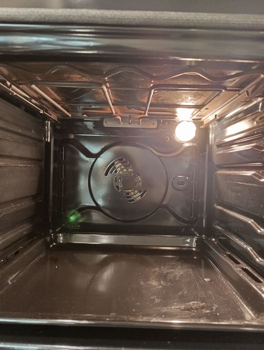 Biały piekarnik Ikea pyroliza