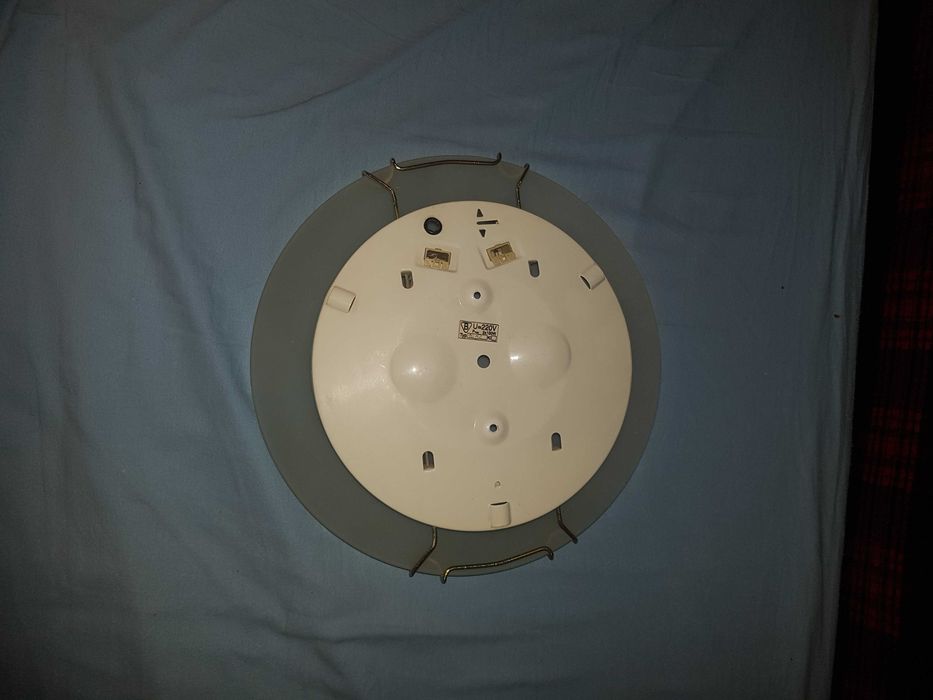 Lampa typu plafon