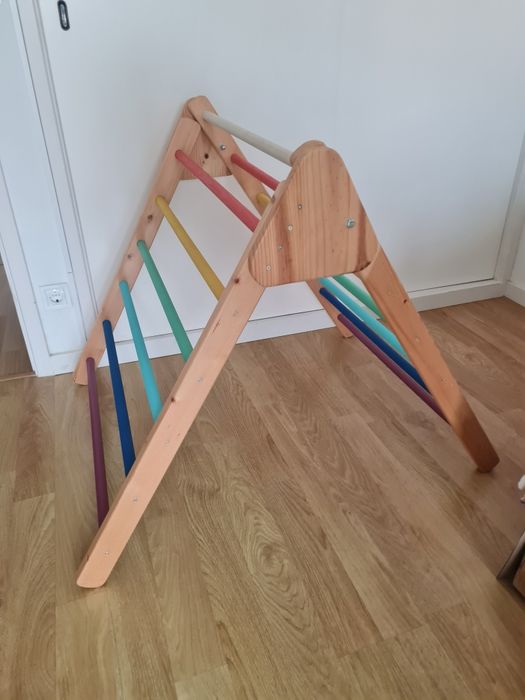 Triângulo de pikler Montessori