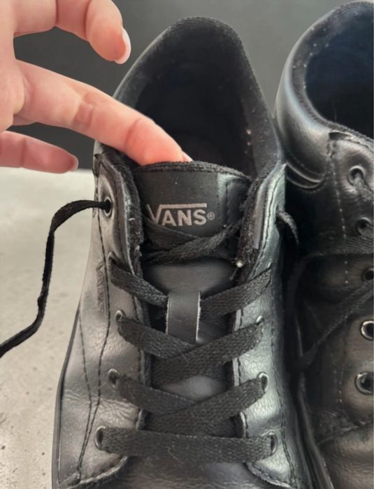 Czarne trampki Vans Rozmiar 38, stan bardzo dobry.