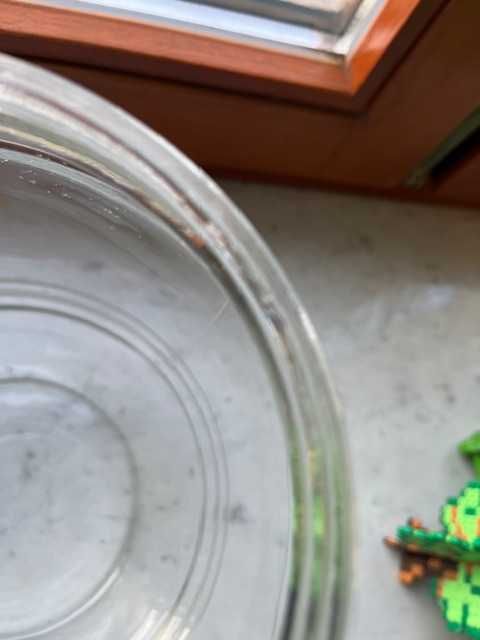 szklana "beczka" z przykrywką