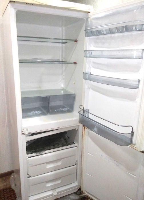 Холодильник Snaige